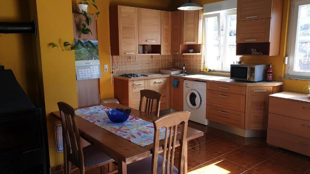 Apartments Roses Dobrinj Luaran gambar