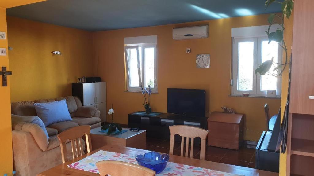 Apartments Roses Dobrinj Luaran gambar