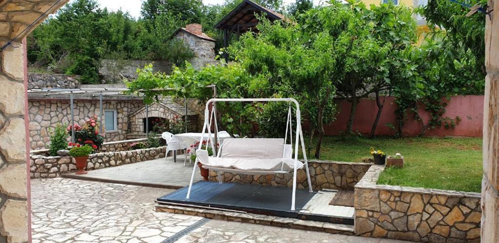 Apartments Roses Dobrinj Luaran gambar