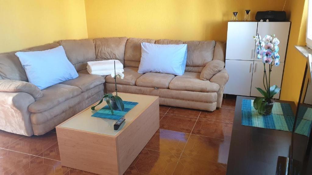 Apartments Roses Dobrinj Luaran gambar
