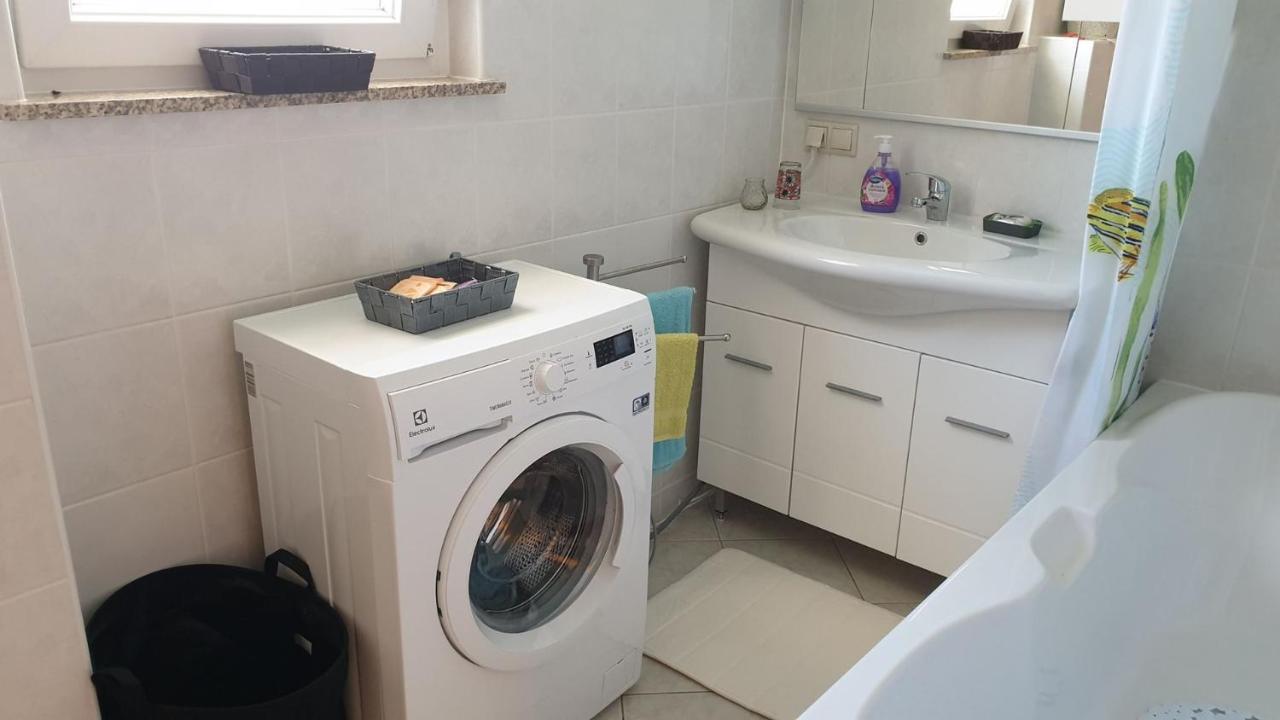 Apartments Roses Dobrinj Luaran gambar