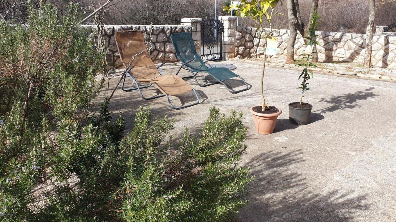 Apartments Roses Dobrinj Luaran gambar